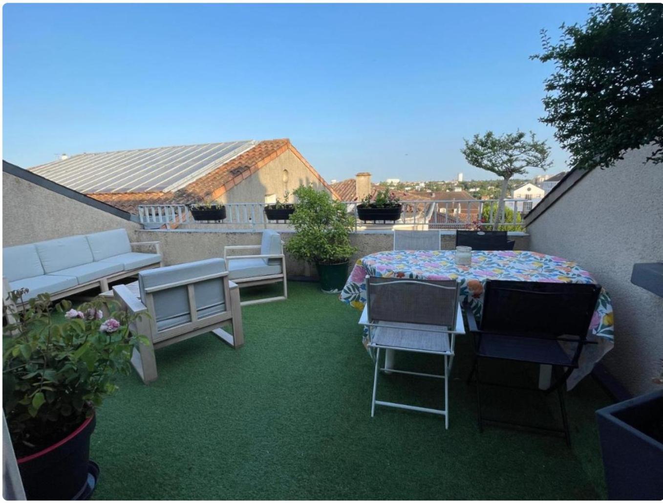 Grand Appartement Hypercentre Avec Terrasse Et Parking Poitiers Exterior foto